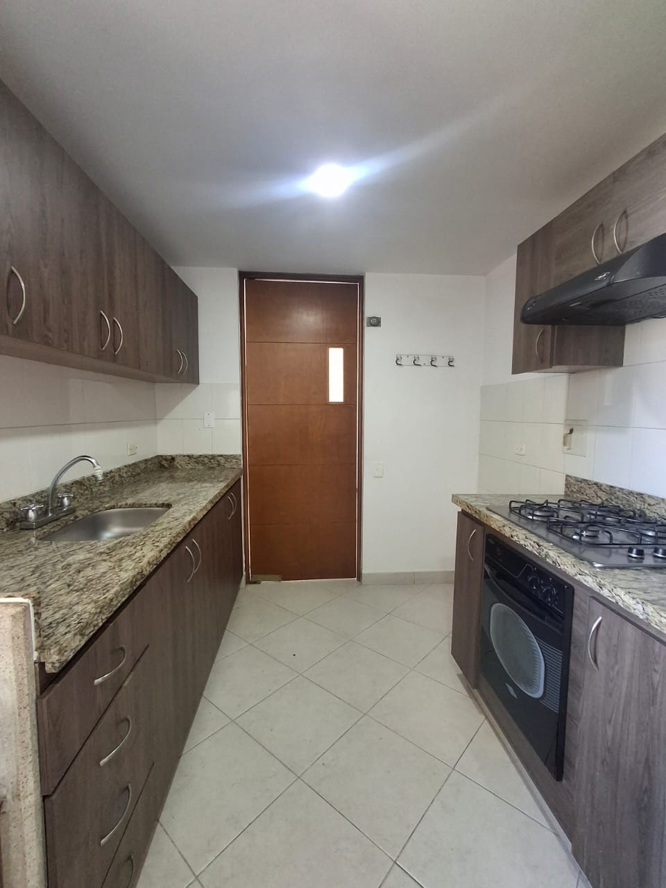 Apartamento en arriendo en Santa Maria De Los Angeles, Medellín · foto 3 de 11
