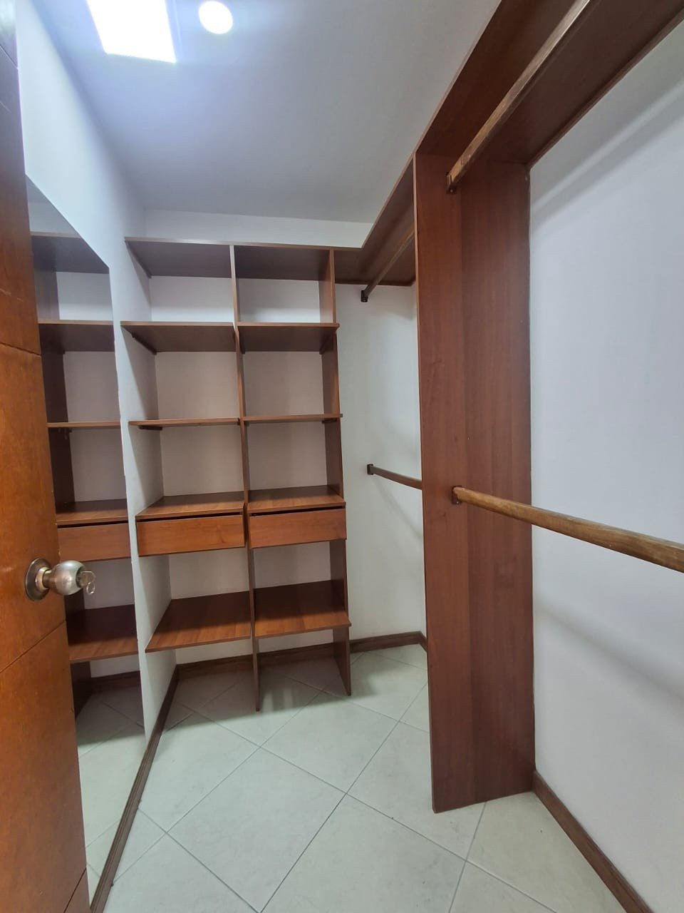 Apartamento en arriendo en Santa Maria De Los Angeles, Medellín · foto 10 de 11