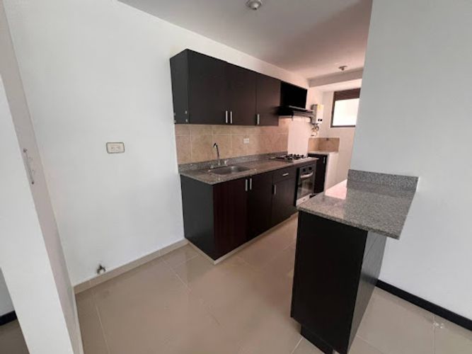Apartamento de 2 alcobas en arriendo en Loma De Los Gonzalez, Medellín, 80 m² · foto 2 de 16