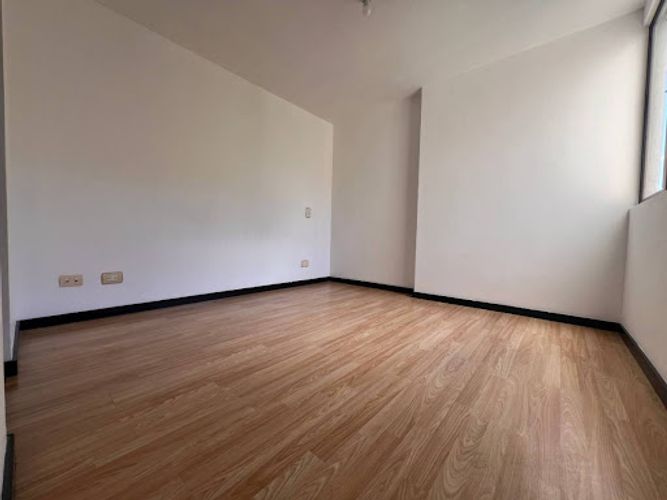 Apartamento de 2 alcobas en arriendo en Loma De Los Gonzalez, Medellín, 80 m² · foto 12 de 16