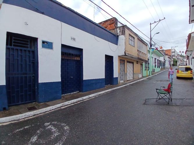 Casa de 4 alcobas en venta en San Antonio, Cali, 380 m² · foto 2 de 24