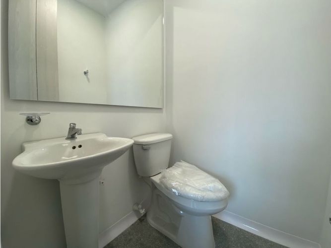 Oficina en arriendo en Los Colores, Medellín, 28 m² · foto 6 de 7
