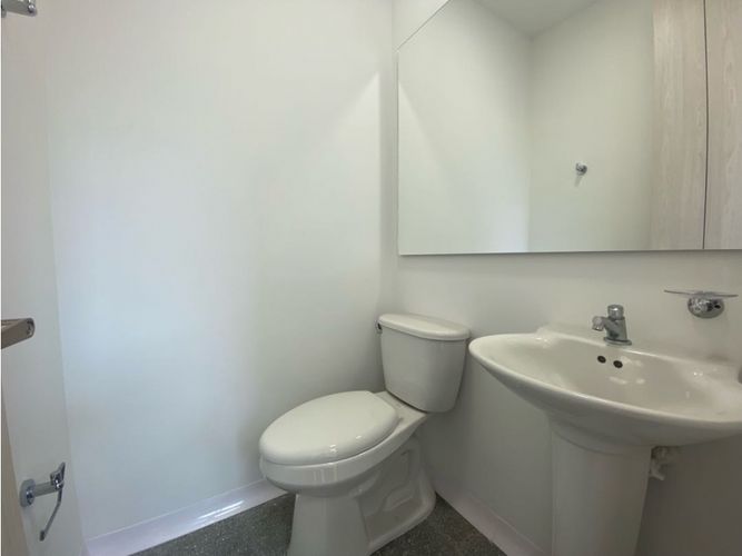 Oficina en arriendo en Los Colores, Medellín, 22 m² · foto 6 de 6