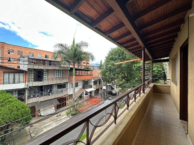 Casa en venta en Belén Miravalle, Medellín 2