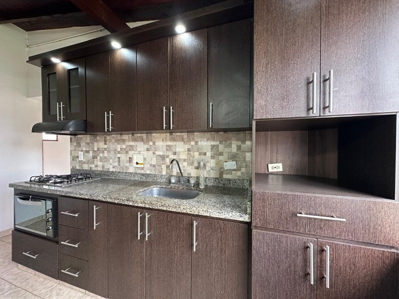 Casa en venta en Belén Miravalle, Medellín 3