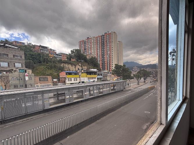 Casa de 5 alcobas en venta en Abraham Lincoln, Bogotá, 195 m² · foto 6 de 22
