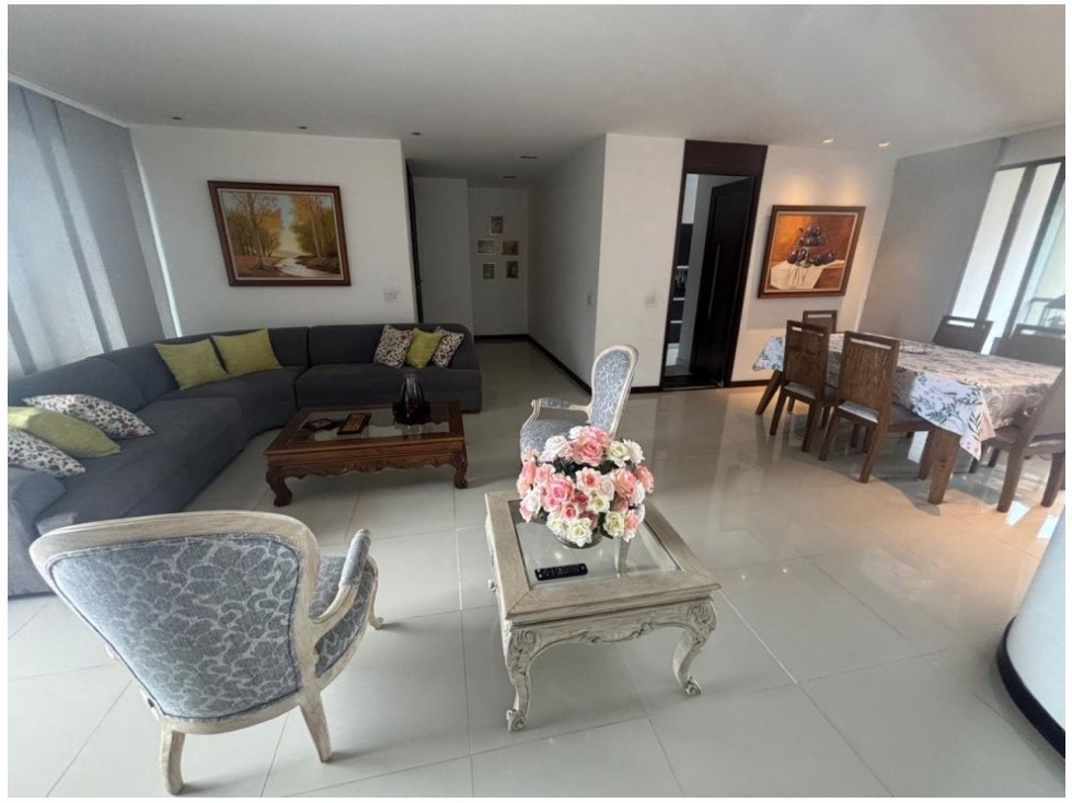 Apartamento en venta en El Poblado, Medellín 3