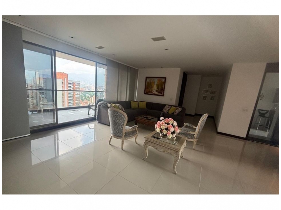 Apartamento en venta en El Poblado, Medellín 5