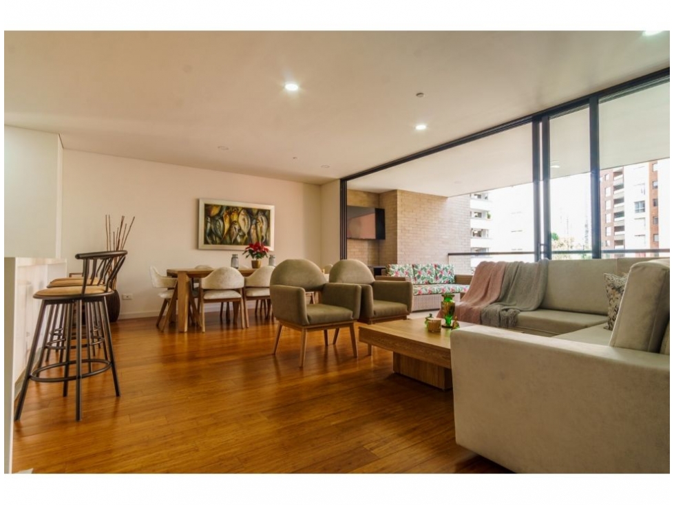 Apartamento en venta en El Poblado, Medellín 2