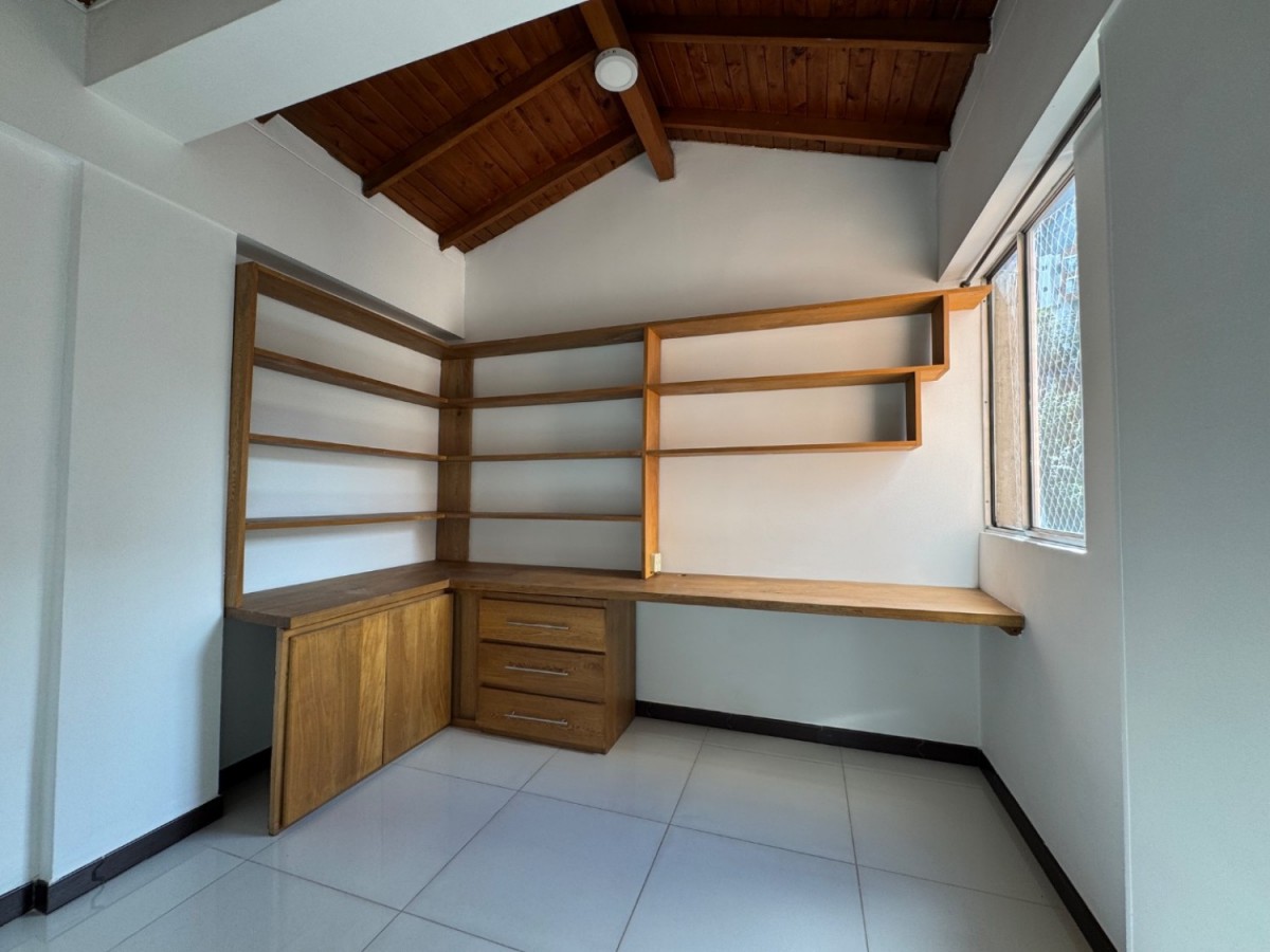 Apartamento en venta en Loma De Los Bernal, Medellín · foto 14 de 19