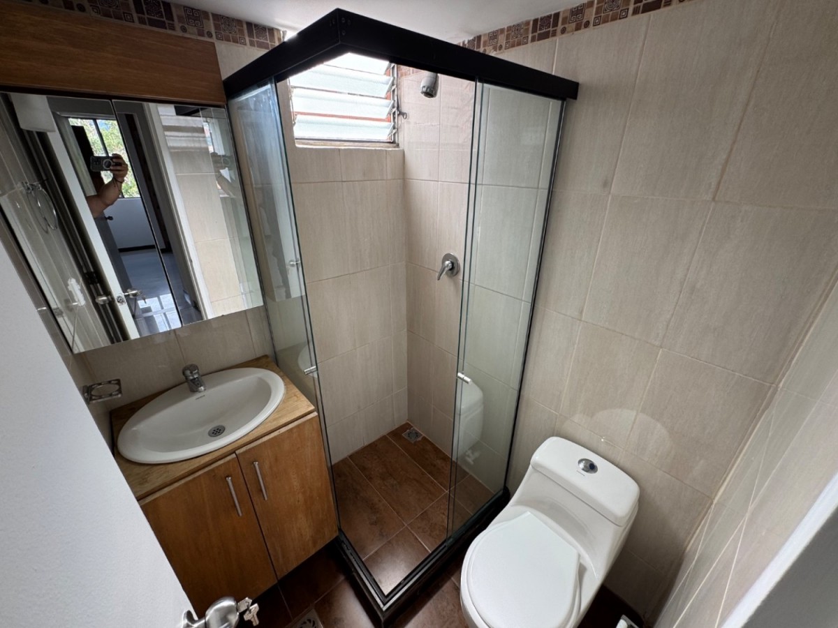 Apartamento en venta en Loma De Los Bernal, Medellín · foto 15 de 19