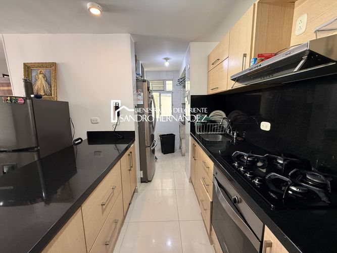 Apartamento de 3 alcobas en venta en El Recreo, Floridablanca, 95 m² · foto 6 de 16