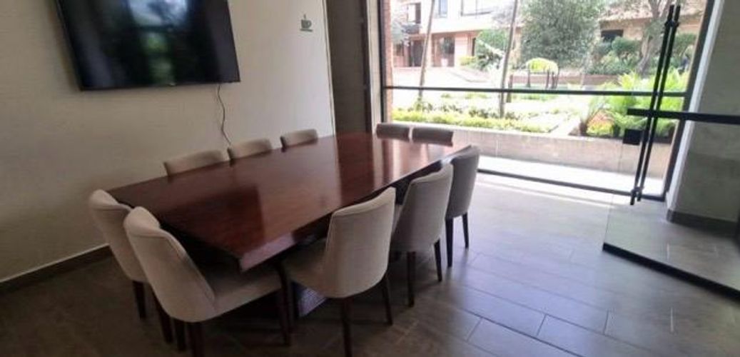 Apartamento de 3 alcobas en venta en Chico Norte, Bogotá, 163 m² · foto 4 de 7