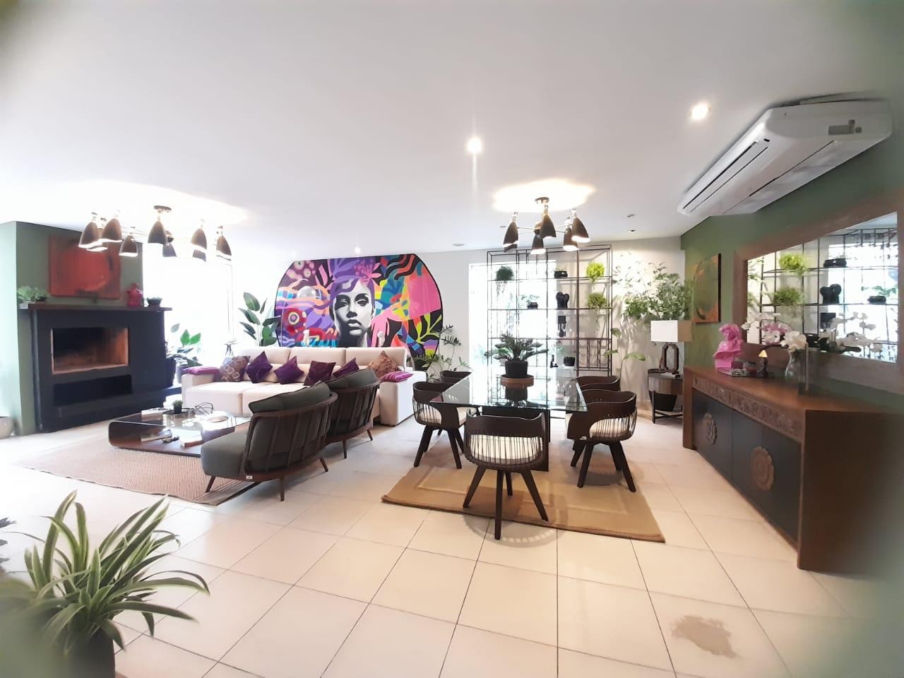 Exclusiva Casa Amoblada en Condominio: Lujo y Confort en Alquiler