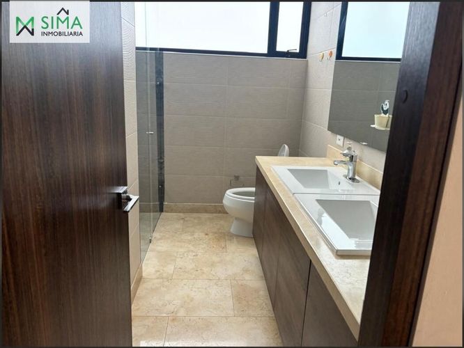 Casa de 4 alcobas en venta en Cerros De Suba, Bogotá, 300 m² · foto 2 de 17
