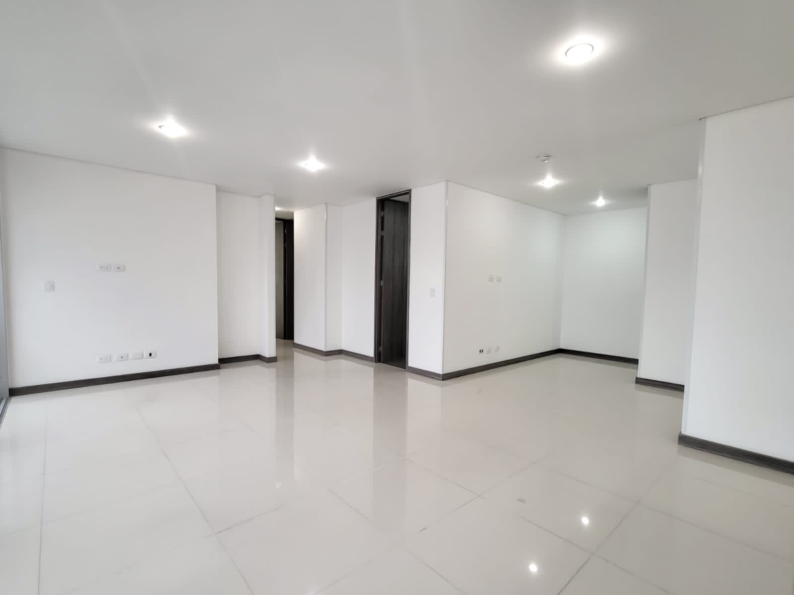 Apartamento en venta en Suramérica, Itagüí · foto 4 de 24