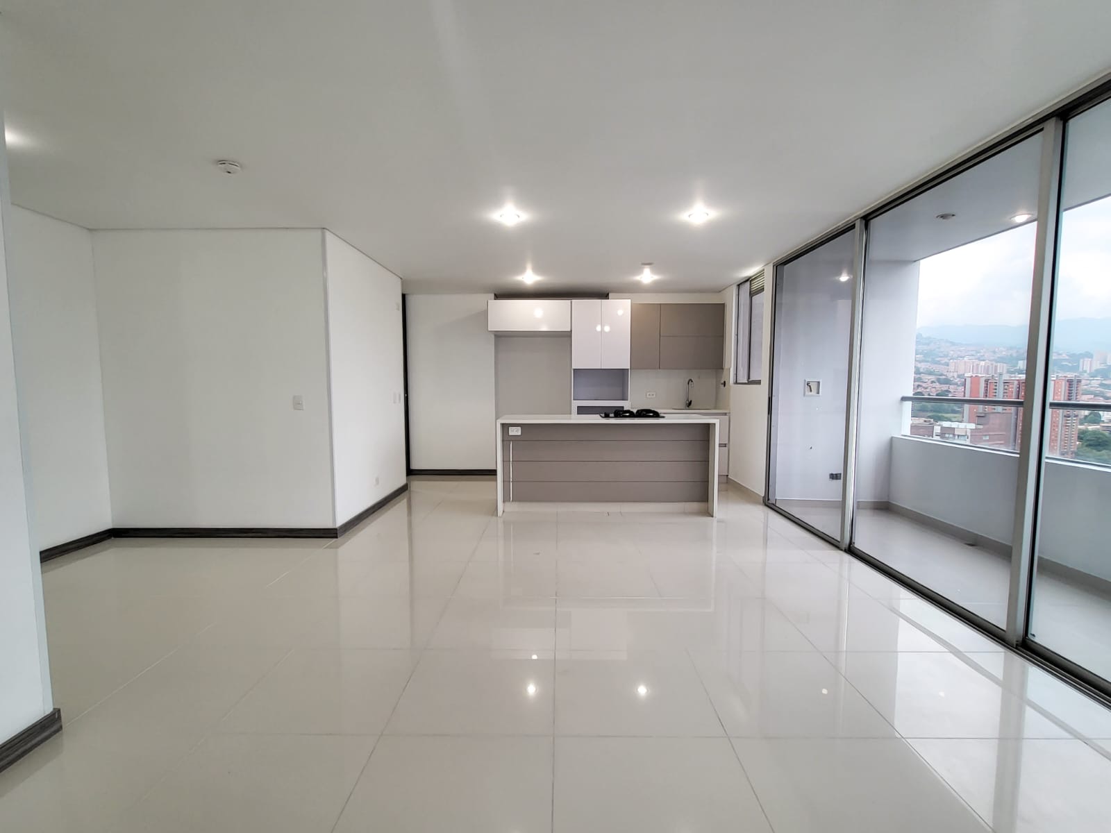 Apartamento en venta en Suramérica, Itagüí · foto 6 de 24