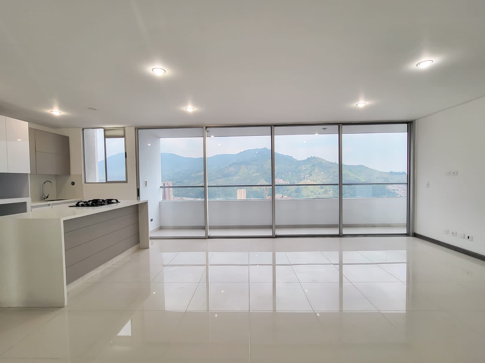 Apartamento en venta en Suramérica, Itagüí · foto 7 de 24