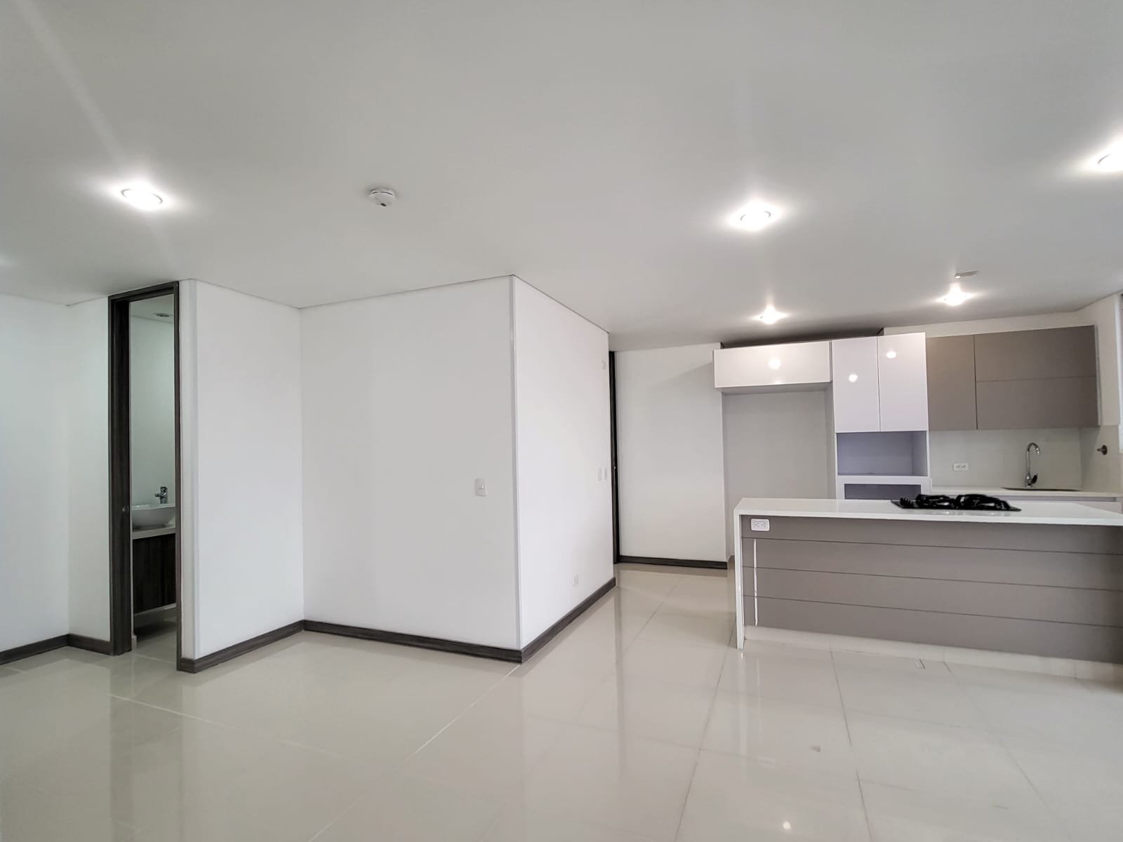 Apartamento en venta en Suramérica, Itagüí · foto 8 de 24