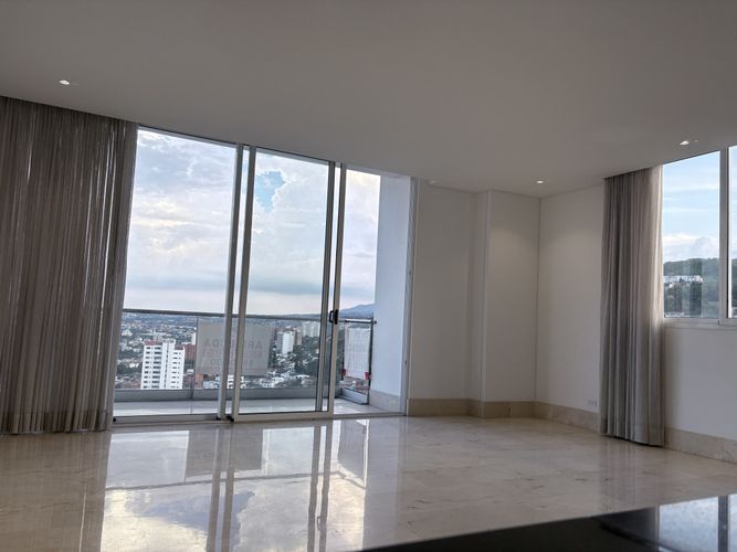 Apartamento de 3 alcobas en venta en Bellavista, Cali, 161 m² · foto 4 de 19