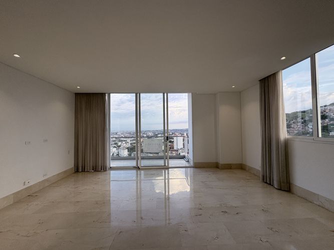 Apartamento de 3 alcobas en venta en Bellavista, Cali, 161 m² · foto 7 de 19