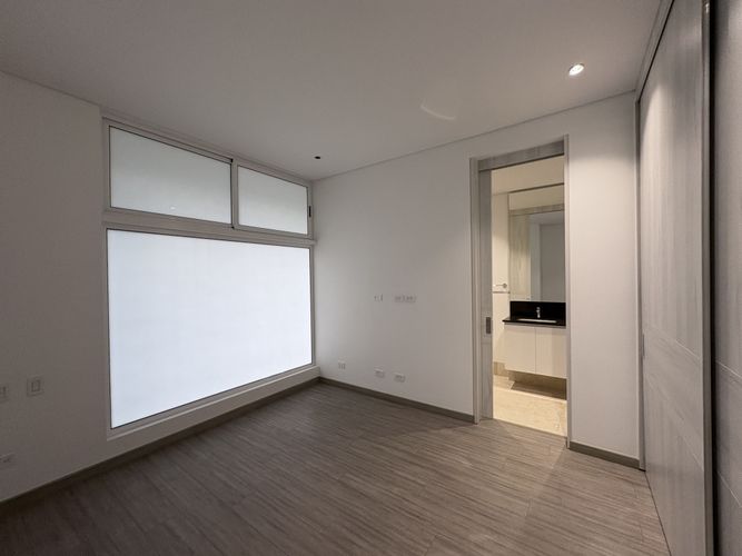 Apartamento de 3 alcobas en venta en Bellavista, Cali, 161 m² · foto 12 de 19