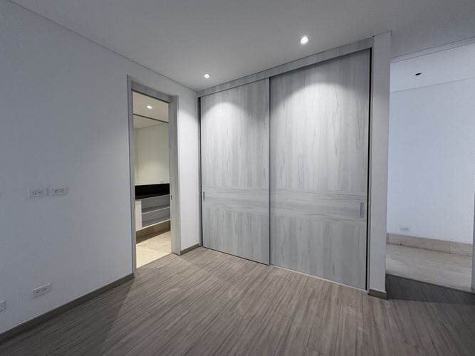 Apartamento de 3 alcobas en venta en Bellavista, Cali, 161 m² · foto 13 de 19