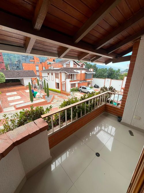 Casa de 4 alcobas en venta en Pan De Azucar, Bucaramanga, 250 m² · foto 5 de 18