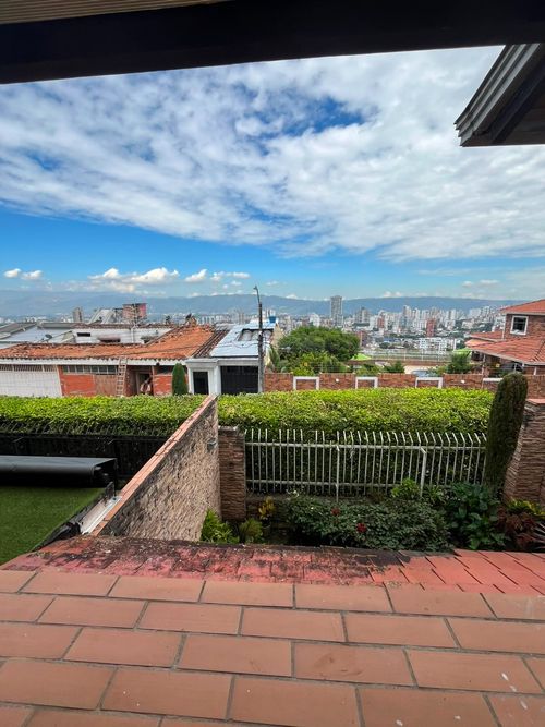 Casa de 4 alcobas en venta en Pan De Azucar, Bucaramanga, 250 m² · foto 4 de 18