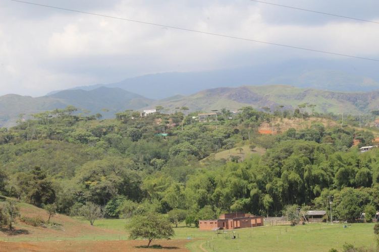 Lote en venta en Potrerito, Jamundí, 3006 m² · foto 2 de 18