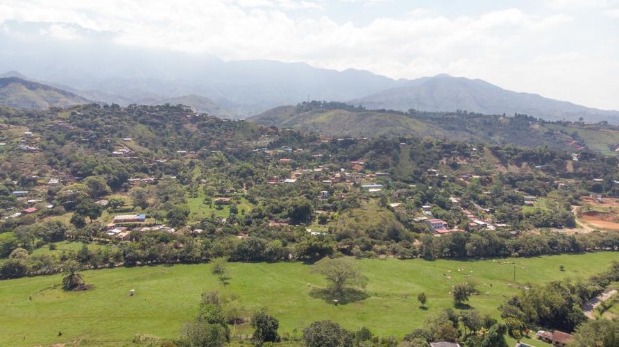 Lote en venta en Potrerito, Jamundí, 3006 m² · foto 4 de 18