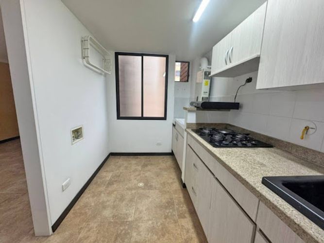 Apartamento de 3 alcobas en arriendo en Belén Las Mercedes, Medellín, 90 m² · foto 2 de 16