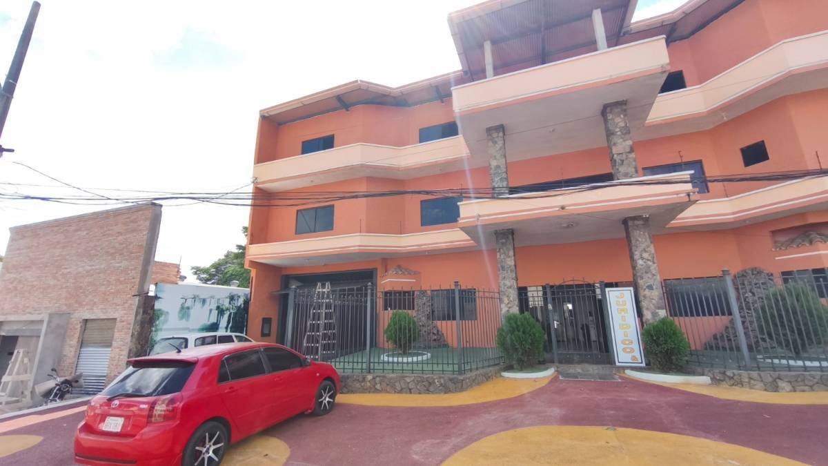 Imponente Inmueble Comercial en San Lorenzo: Edificio Administrativo + Tinglado Estratégico Complejo Comercial en San Lorenzo: Edificio Corporativo + Tinglado — foto 2