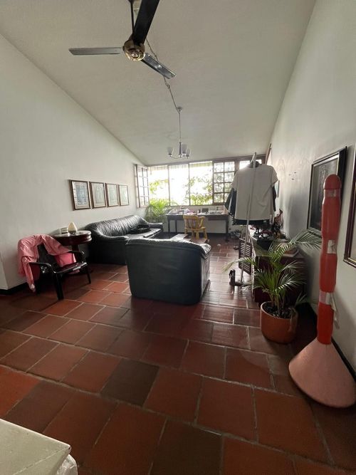Casa de 4 alcobas en venta en Cabecera Del Llano, Bucaramanga, 431 m² · foto 3 de 14