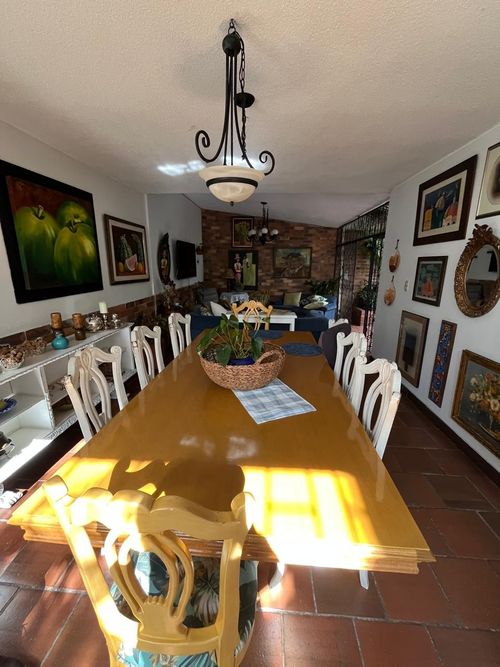 Casa de 4 alcobas en venta en Cabecera Del Llano, Bucaramanga, 431 m² · foto 2 de 14
