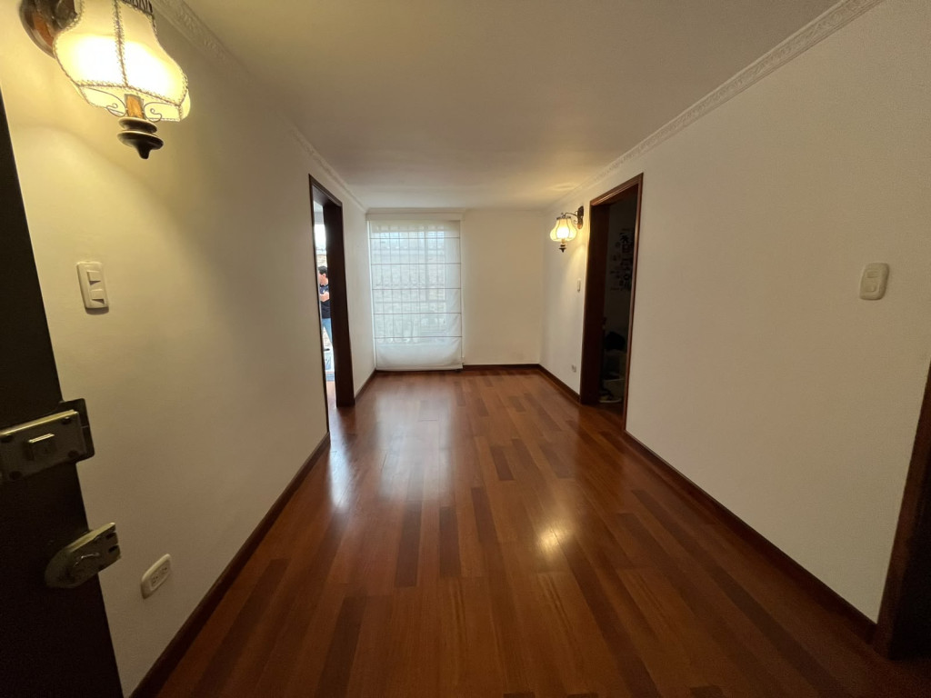 Apartamento en venta en Pinos De Lombardia, Bogotá · foto 2 de 17