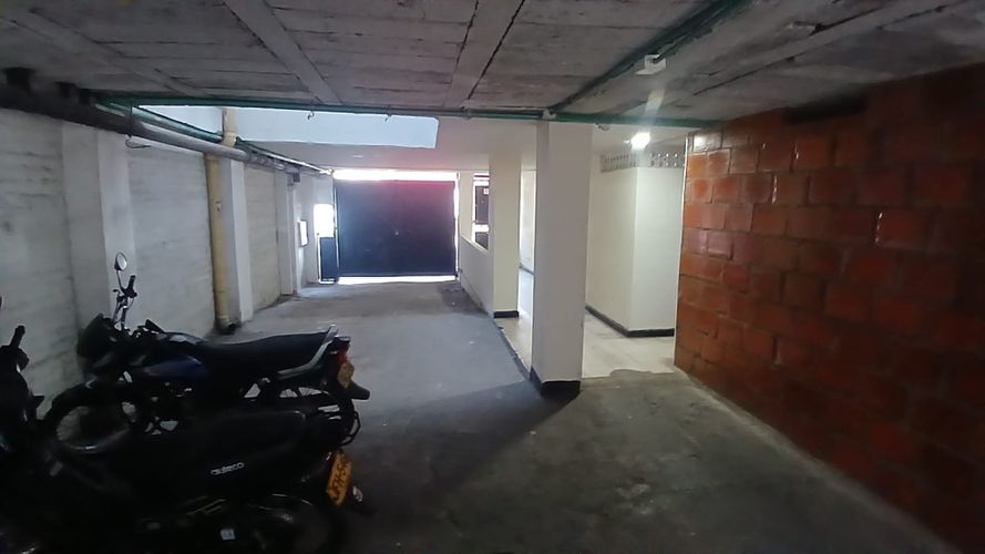 Edificio en venta en Cristobal Colon, Cali, 759 m² · foto 4 de 15