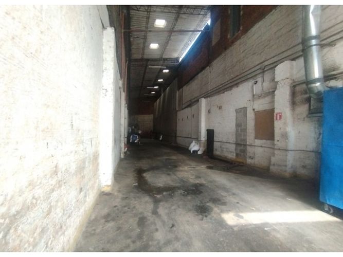 Bodega en arriendo en Perpetuo Socorro, Medellín, 160 m² · foto 4 de 5