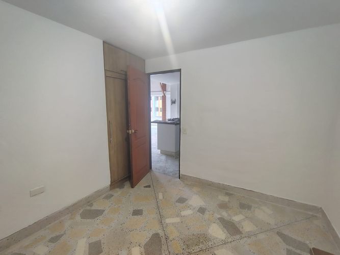 Casa de 5 alcobas en arriendo en Loma Del Barro, Envigado, 220 m² · foto 16 de 20