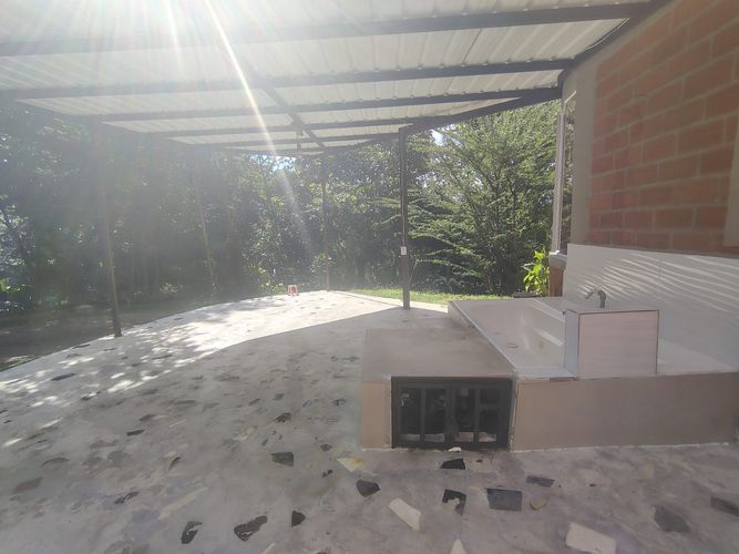 Casa de 5 alcobas en arriendo en Loma Del Barro, Envigado, 220 m² · foto 18 de 20