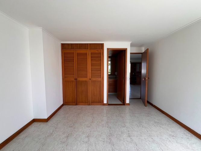 Apartamento de 4 alcobas en venta en El Poblado, Medellín, 194 m² · foto 14 de 17