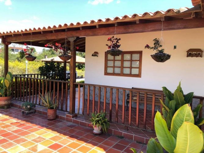 Casa de 4 alcobas en venta en Mesa De Los Santos, Piedecuesta, 250 m² · foto 3 de 14