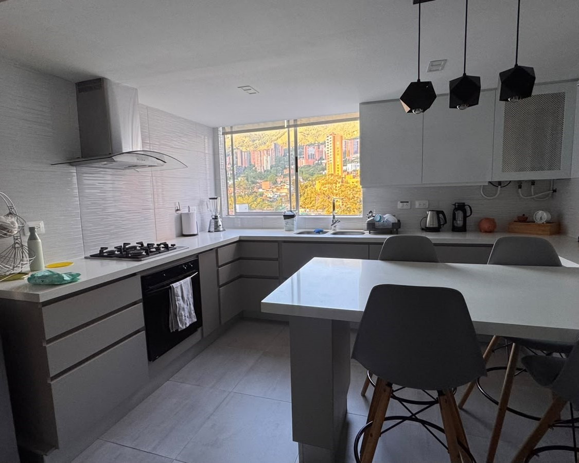Apartamento en arriendo en El Poblado, Medellín · foto 6 de 15