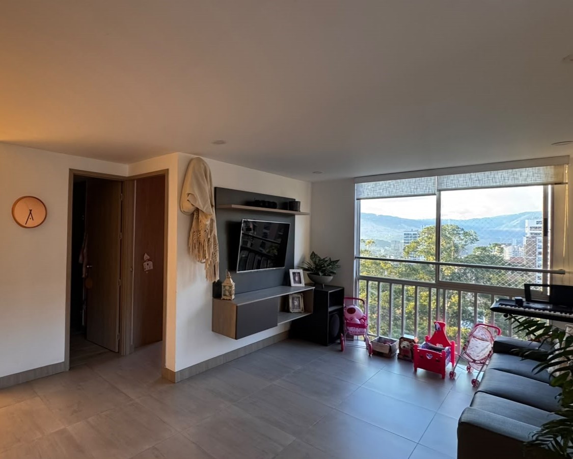Apartamento en arriendo en El Poblado, Medellín · foto 3 de 15