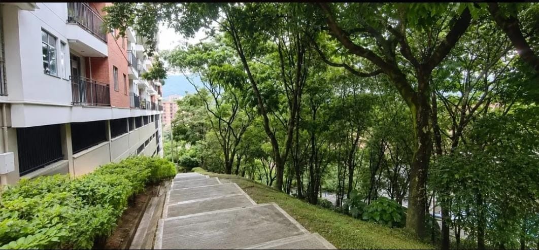 Apartamento en venta en La Inmaculada, Envigado · foto 15 de 24