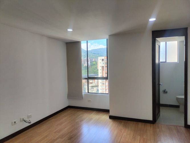 Apartamento de 3 alcobas en arriendo en El Poblado, Medellín, 118 m² · foto 8 de 18