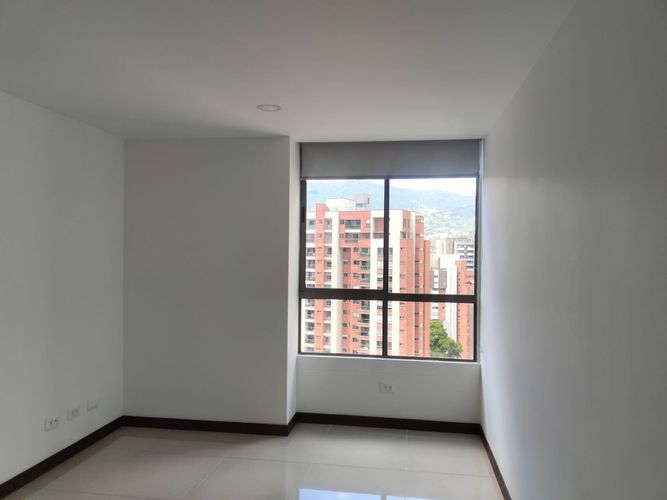 Apartamento de 3 alcobas en arriendo en El Poblado, Medellín, 118 m² · foto 4 de 18
