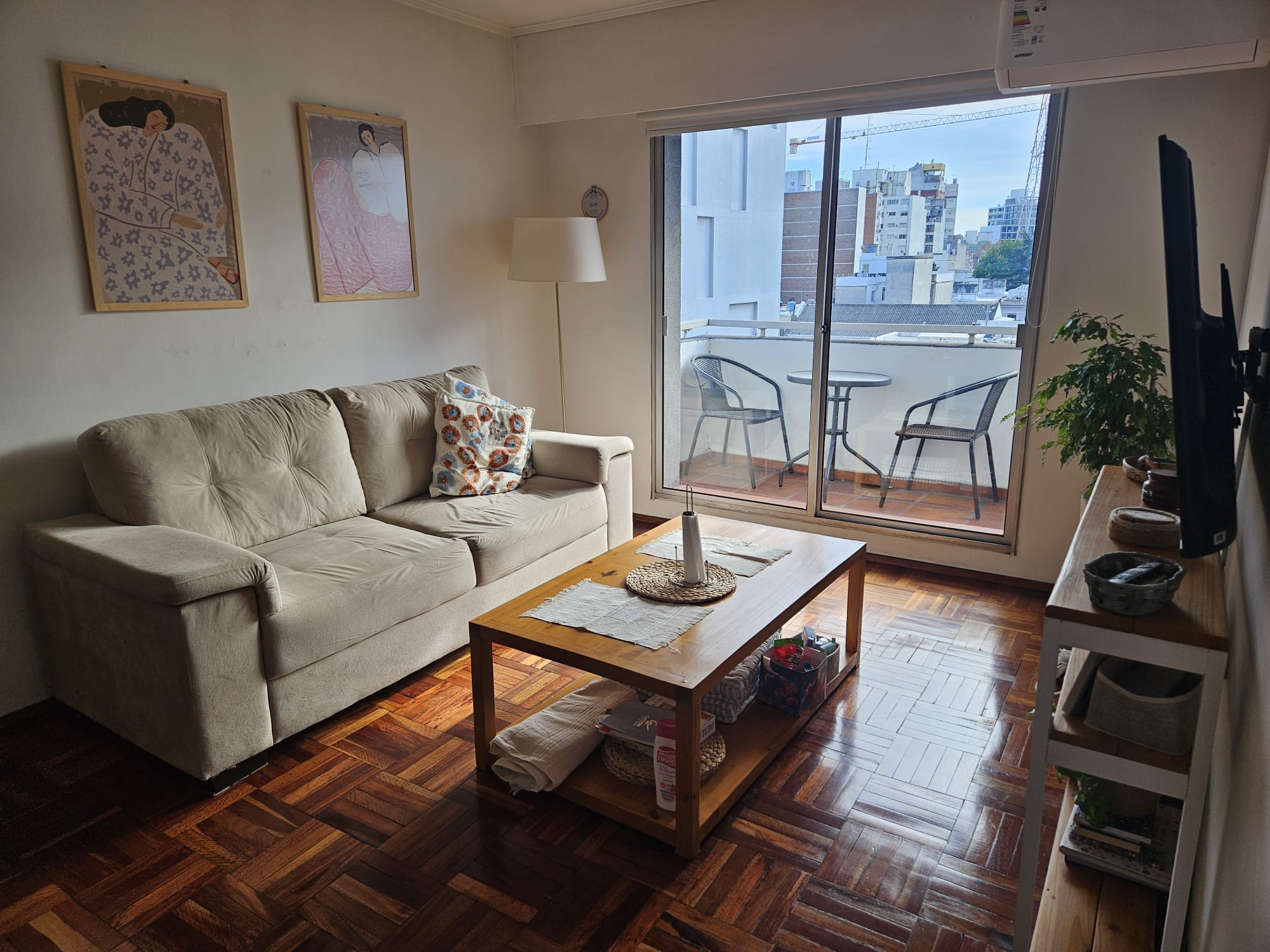 Espectacular apartamento de 2 dormitorios, balcón y más