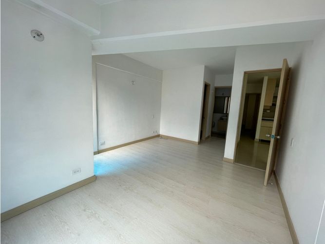 Apartamento de 3 alcobas en venta en Aves Maria, Sabaneta, 70 m² · foto 5 de 15