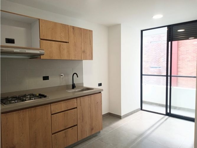 Apartamento de 2 alcobas en venta en Restrepo Naranjo, Sabaneta, 52 m² · foto 3 de 10